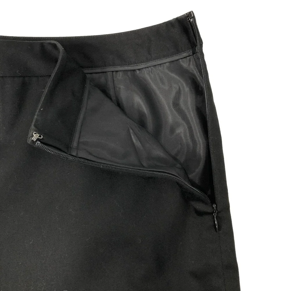 Ann Taylor LOFT Skirt‎ Women's Size 6 Black Front Pleat Embroidered Hem Side Zip